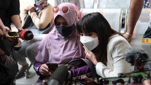 Potret Rohimah Ditemani Mantan Istri Kiwil di Sidang Cerai