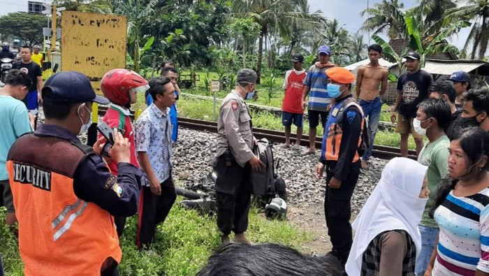 Tertabrak KA, Biker Di Banyuwangi Meninggal Dunia