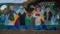 Gempa yang melanda kawasan Jepang pada 10 tahun yang lalu itu disebut sebagai salah satu yang terbesar di dunia. Mengutip BBC Indonesia, lebih dari 18 ribu orang tewas akibat bencana tersebut.