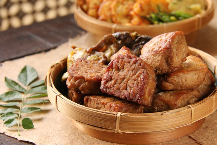 7 Cara Mengurangi Konsumsi Daging yang Gampang Ditiru
