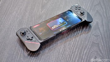 8. Asus ROG Phone 5 dengan skor 812.831. Foto: Adi Fida Rahman/detikINET