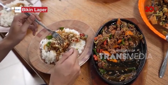 bikin laper bikin laper: kulineran di warung nasi goreng ibu naya dan mencicipi lezatnya sapi lada hitam, ikan gurame tahu tausi, dan ayam cah cakwe.