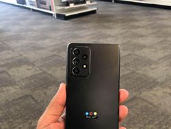 Tampilan Galaxy A52 Warna Hitam Sekece Galaxy S21+