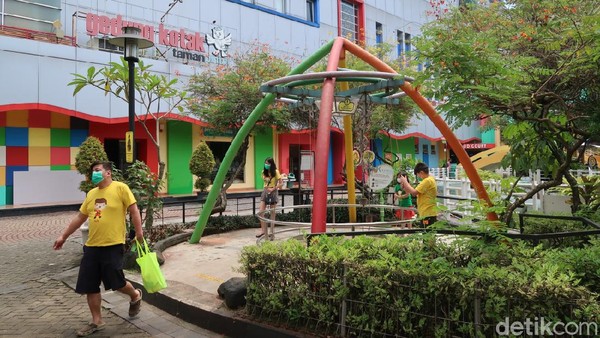 Terkait jumlah penumpang yang diangkut oleh Bus Pintar, maksimal hanya diisi 30 penumpang saja. Pasalnya pihak Taman Pintar tetap menerapkan protokol kesehatan. (Pradito Rida Pertana/detikTravel) Terkait jumlah penumpang yang diangkut oleh Bus Pintar, maksimal hanya diisi 30 penumpang saja. Pasalnya pihak Taman Pintar tetap menerapkan protokol kesehatan. (Pradito Rida Pertana/detikTravel)
