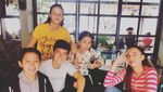 Gaya Seru Junior Roberts saat Makan Jagung Bakar bareng Hanggini