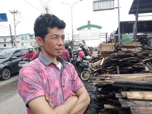 Cerita Pemilik Lapak di Bekasi yang Terbakar, Awalnya Kira Ada Kecelakaan
