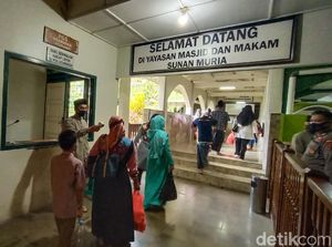 Makam Sunan Muria Dipadati Peziarah, Protokol Kesehatan Diperketat