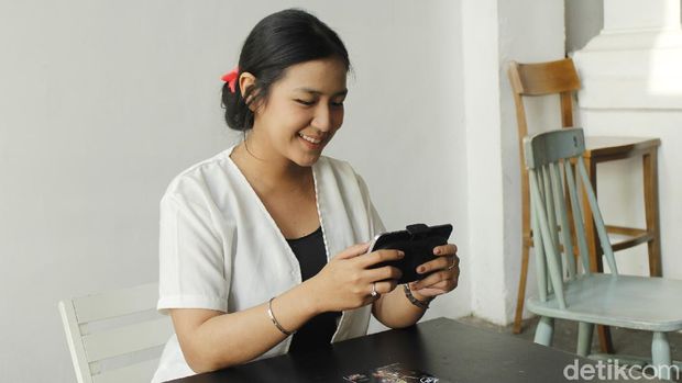 Millena Nuril Zaakiya, game streamer cantik dari Bandung.