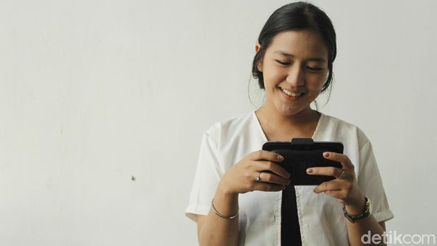 Millena Nuril Zaakiya, game streamer cantik dari Bandung.