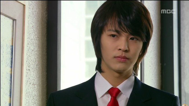 Inilah Kim Jeong Hoon, pemeran Pangeran Lee Yul di Princess Hours. Ia jatuh cinta dengan Shin Chae Kyeong, yang awalnya bertunangan dengannya. Sepupu Putra Mahkota Lee Shin ini tak tertarik memperebutkan tahta. Foto: dok. MBC