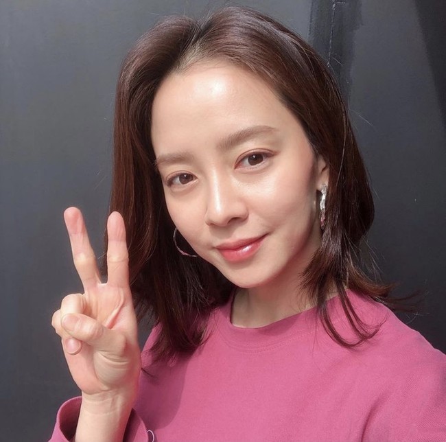 Setelah 15 tahun Princess Hours berlalu, karier Song Ji Hyo semakin melejit di industri hiburan Korea. Artis berumur 39 tahun ini menjadi member tetap variety show Running Man hingga kini. Terbaru, ia membintangi drakor Was It Love. Foto: Instagram my_songjihyo