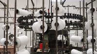 Selain itu, harga bahan baku benang menurut Aep tak terkendali.