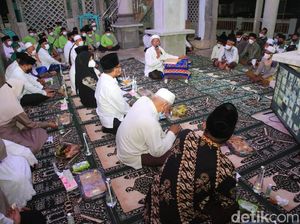 Banyuwangi Ajak ASN dan Warga Mengaji Kitab Kuning Lewat Smart Santri