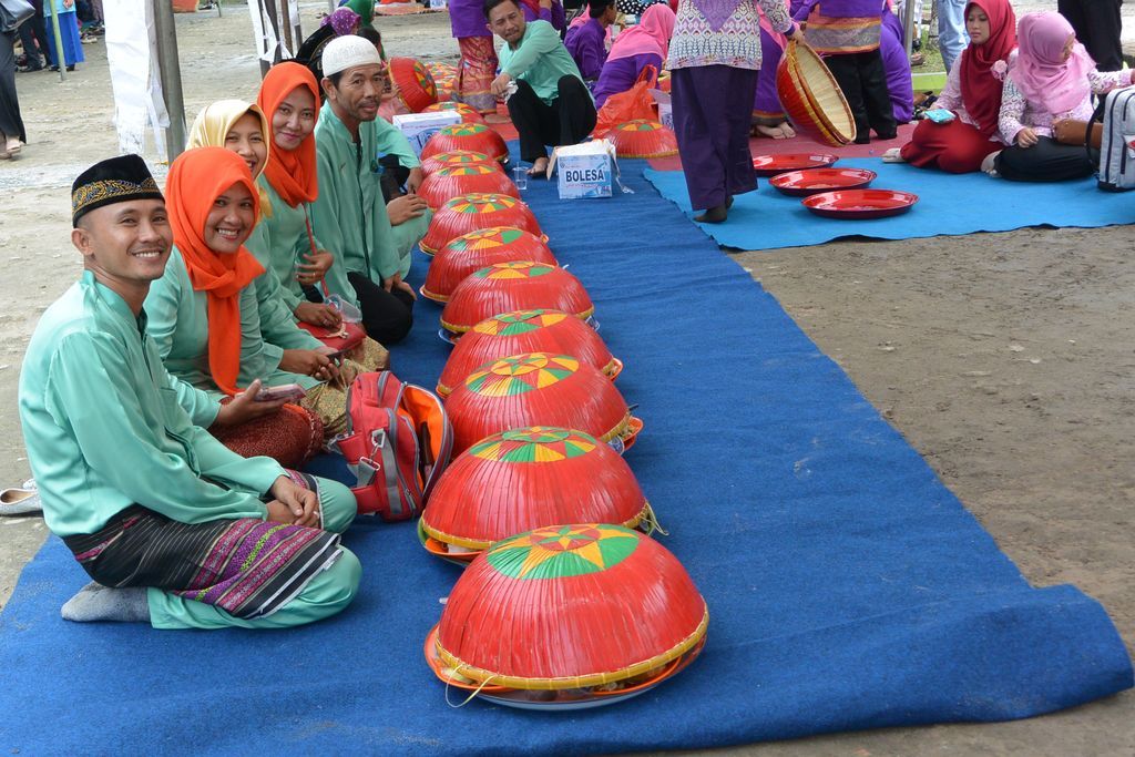 5 Tradisi Kirab dan Makan Bersama untuk Peringati hari Isra Miraj