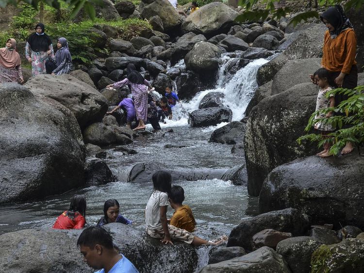 Libur Isra Mikraj, Warga Kunjungi Sejumlah Tempat Wisata