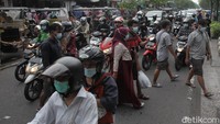 Hal tersebut dilakukan sebagai bentuk antisipasi kerumunan wisatawan yang membludak.