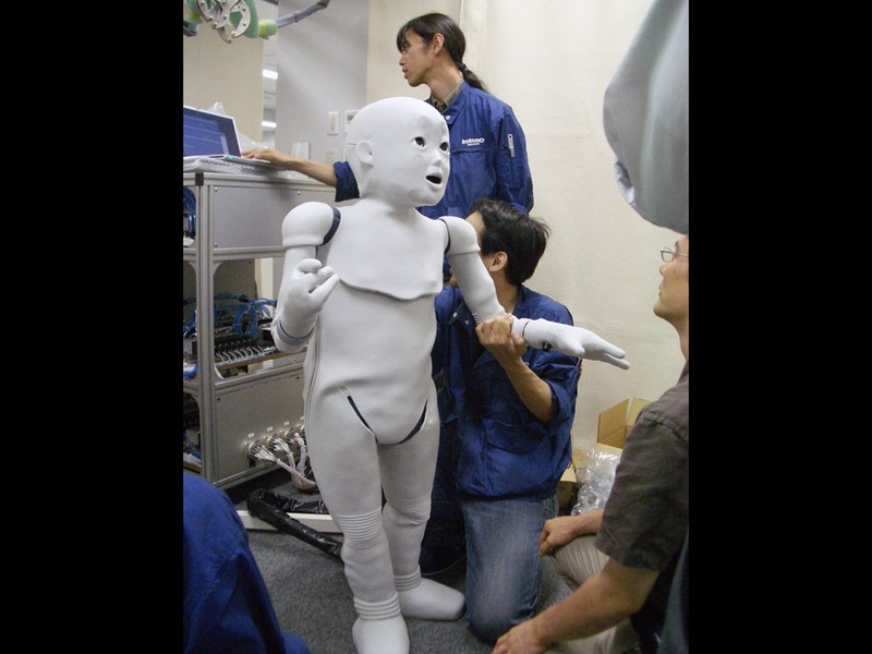 IEEE, organisasi di balik katalog bot memberikan deretan robot-robot terseram di dunia. Siapa saja mereka?

Di urutan ke-10 ada Bandit dari USC Interaction Lab and BlueSky Robotics. Meski seram, tujuan Bandit sangat mulia yakni membantu anak autis, memotivasi orang dewasa yang lebih tua dalam latihan fisik, dan memberikan terapi kepada pasien stroke.