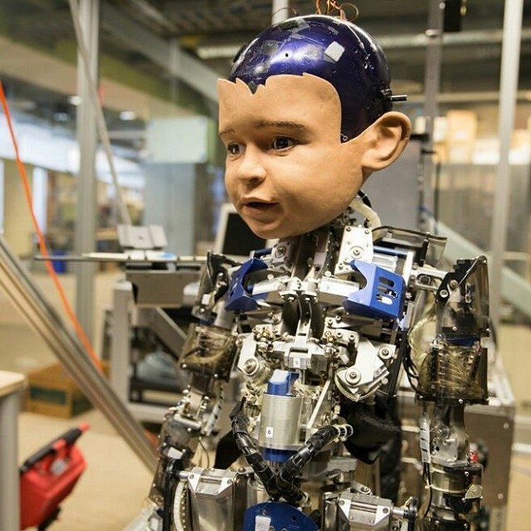 IEEE, organisasi di balik katalog bot memberikan deretan robot-robot terseram di dunia. Siapa saja mereka?

Di urutan ke-10 ada Bandit dari USC Interaction Lab and BlueSky Robotics. Meski seram, tujuan Bandit sangat mulia yakni membantu anak autis, memotivasi orang dewasa yang lebih tua dalam latihan fisik, dan memberikan terapi kepada pasien stroke.