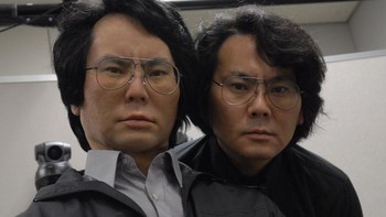 Geminoid HI-1 adalah salinan android dari penciptanya, Hiroshi Ishiguro. Robot ini mereproduksi suara dan gerakan kepala Ishiguro dan dimaksudkan untuk mempelajari apa artinya menjadi manusia. Foto: Osaka University/ATR/Kokoro