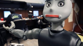 Di urutan ke-10 ada Bandit dari USC Interaction Lab and BlueSky Robotics. Meski seram, tujuan Bandit sangat mulia yakni membantu anak autis, memotivasi orang dewasa yang lebih tua dalam latihan fisik, dan memberikan terapi kepada pasien stroke. Foto: Luke Fisher via IEEE