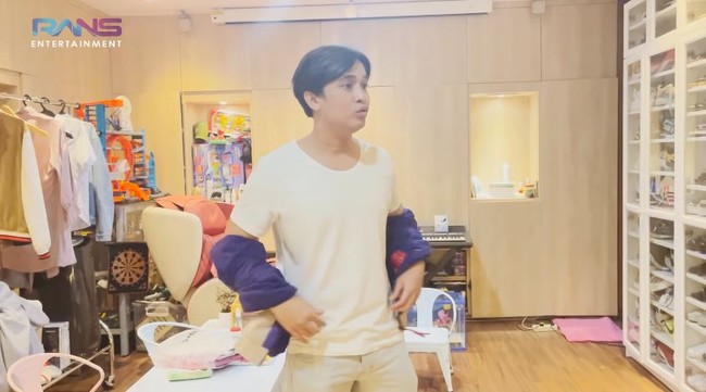 Penampilan terbaru Billy Syahputra pun banyak disukai netizen. Hal itu terlihat dari banyaknya komentar berisi pujian dari netizen di unggahan Instagram Billy Syahputra. Foto: YouTube/Rans Entertainment