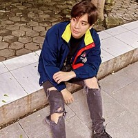 Billy Syahputra kembali menjadi sorotan. Bukan karena hubungannya dengan Amanda Manopo, melainkan karena penampilan barunya yang terlihat jauh lebih kurus. Foto: Instagram/@bilsky16