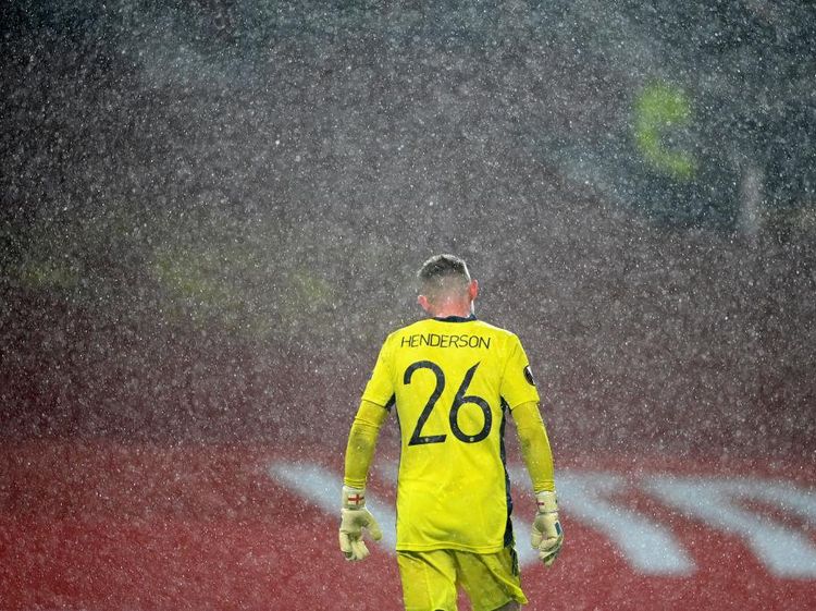 Manchester United Kriminalisasi Dean Henderson?