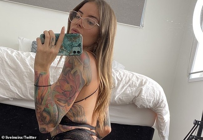 Baru-baru ini, Evelyn membagikan kisah hidupnya. Dia mengaku memiliki dua kelamin. Foto: Twitter