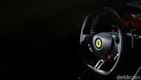 Ferrari Roma didesain dengan konsep Grand Touring Ferrari yang melegenda sejak 1960an. Ferrari Roma memiliki banyak karakteristik dengan memadukan desain modern yang menunjukkan sporty dan tangguh.