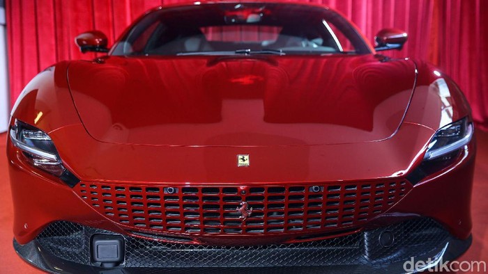 Ferarri Roma Penampakan Ferrari Roma