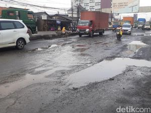 Meski Masih Ada Genangan, Jl Raya Industri Tak Lagi Bak Kolam Usai Hujan