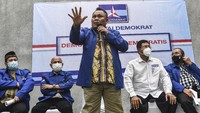 AHY harus bertanggung jawab melakukan perencanaan terstruktur, masif, dan tertulis, merampas hak-hak demokrasi, merampas hak-hak kedaulatan dari kader Demokrat dari Sabang sampai Merauke dan ini akan kita laporkan sebagai pemalsuan, khususnya pembukaan atau mukadimah AD/ART tidak sesuai dengan mukadimah awalnya pendirian Partai Demokrat, kata Jhoni Allen Marbun.