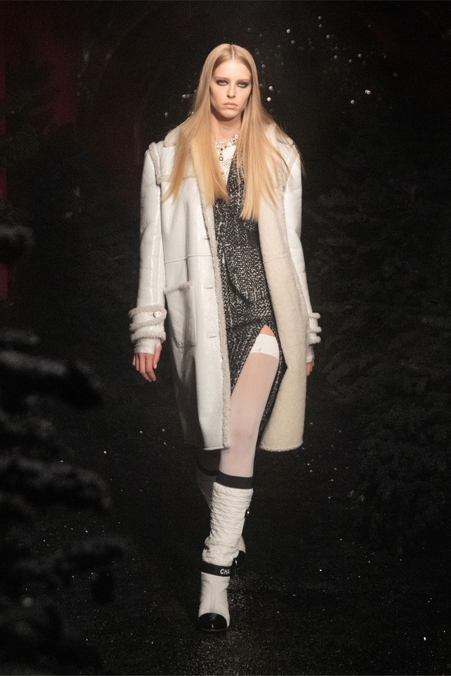 Fahion show koleksi busana Chanel terbaru untuk musim dingin 2021.  Foto: Courtesy of Chanel.
