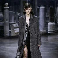 Fashion show koleksi busana Fendi Fall/Winter 2021 yang menjadi debut sang creative director Kim Jones.  Foto: dok. Courtesy of Fendi.