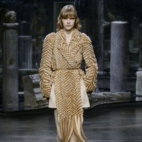 Fashion show koleksi busana Fendi Fall/Winter 2021 yang menjadi debut sang creative director Kim Jones F.oto: dok. Courtesy of Fendi. Foto: dok. Courtesy of Fendi.