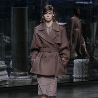 Fashion show koleksi busana Fendi Fall/Winter 2021 yang menjadi debut sang creative director Kim Jones. Foto: dok. Courtesy of Fendi.