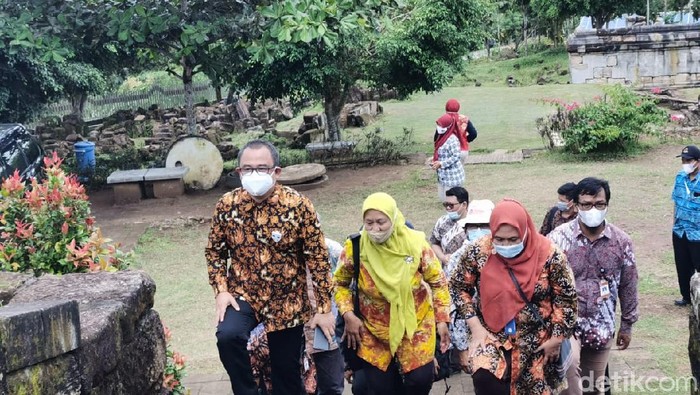 Koordinator Staf Khusus Presiden RI Ari Dwipayana saat meninjau cagar udaya di Yogyakarta, Jumat (12/3/2021).