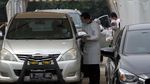 Lansia DKI Kini Bisa Vaksinasi COVID-19 secara Drive Thru