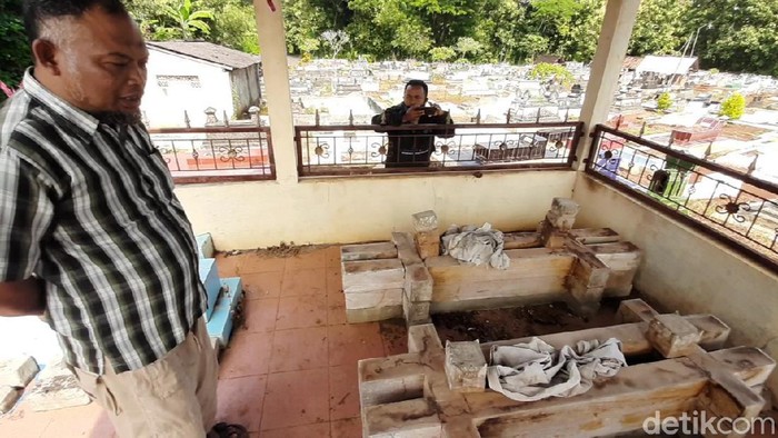 Makam Kiai Merto Karyo yang belasan kayu nisannya hilang di Gunungkidul, Jumat (12/3/2021).