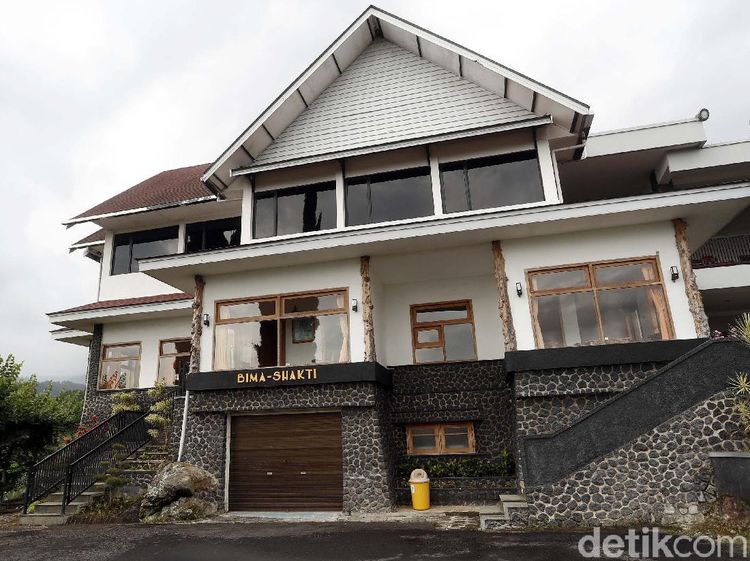 Melihat Tempat Peristirahatan Bung Karno di Selecta Malang