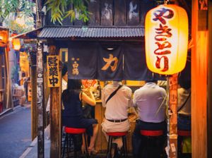 Mengetes Kesetiaan Pasangan di Warung Kaki Lima