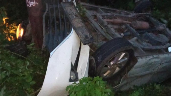Mobil yang di tumpangi humas Pemprov Sumsel kecelakaan
