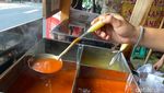Jajan Tteokbokki dan Oden Murah Pinggir Jalan, Modal Rp 10 Ribu Saja!