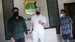 Okan Kornelius Sambangi Polsek Limo Terkait Kasus Lee Sachi