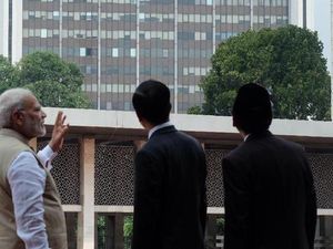 Disinggung Puan, Ini Daftar Pemimpin Nonmuslim yang Pernah ke Istiqlal