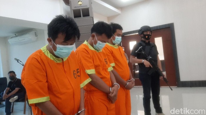 Polisi tangkap pelaku teror kepala anjing ke rumah pejabat Kejati Riau