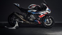 BMW juga menghadirkan motor M 1000 RR safety bike, di mana motor tersebut merupakan model pertama dari tipe M untuk BMW Motorrad. Foto: Dok. BMW