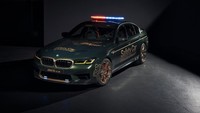 Sementara untuk safety car BMW M5 mengusung warna Frozen Deep Green Metallic. Foto: Dok. BMW