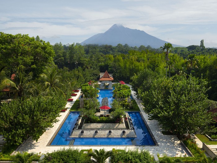 Pemandangan Gunung Merapi dari Sheraton Mustika Yogyakarta