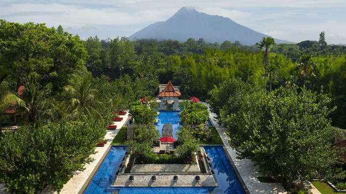 Pemandangan Gunung Merapi dari Sheraton Mustika Yogyakarta